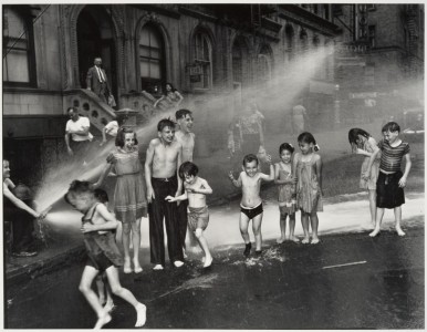 WEEGEE_1937_Summer_on_the_Lower_East_Side