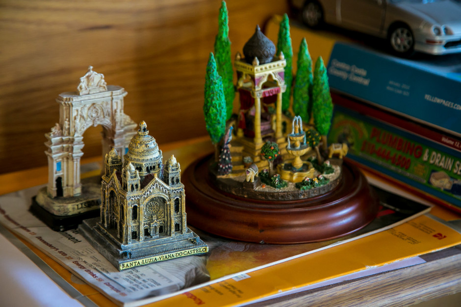 Quirky Berkeley Art Ratner’s Miniature Souvenir Buildings